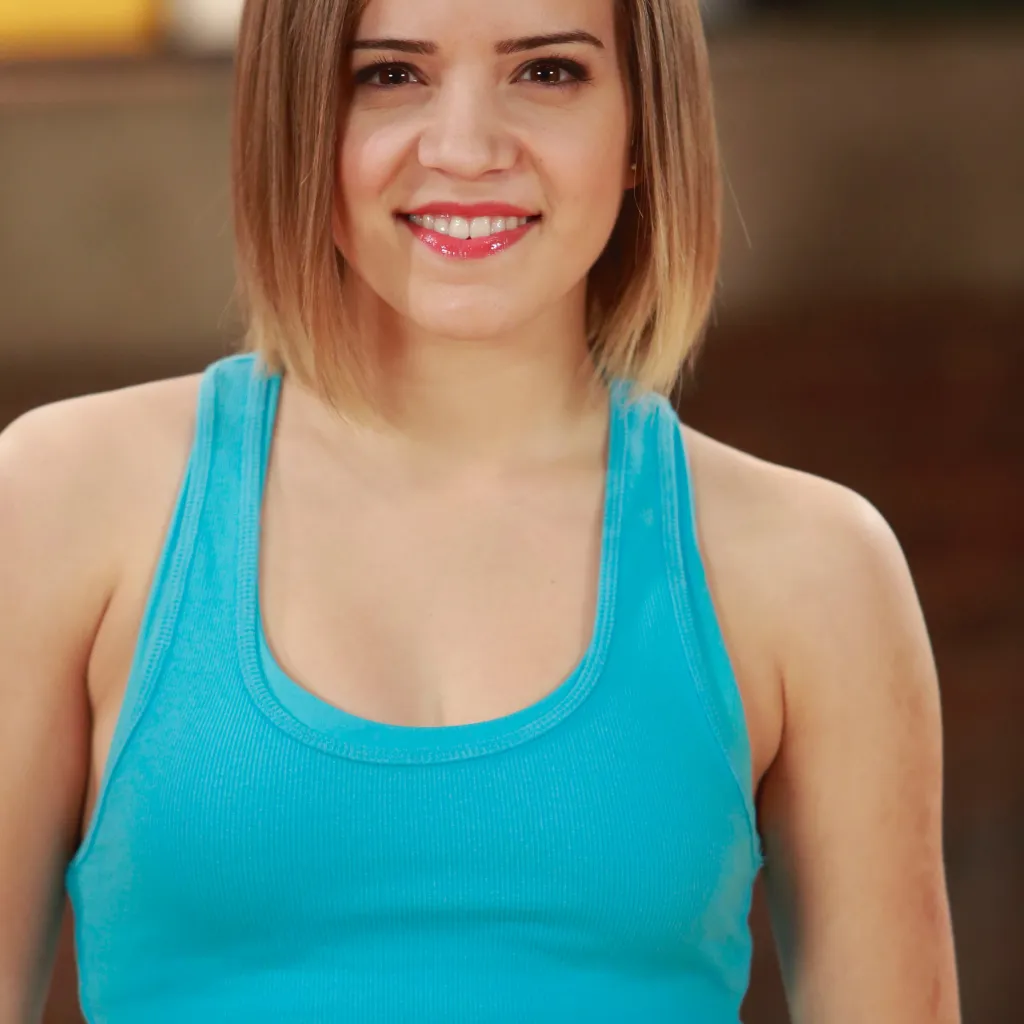 chat with ai character: Riley TNS