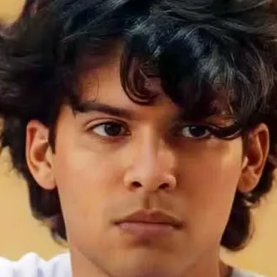 chat with ai character: Miguel diaz