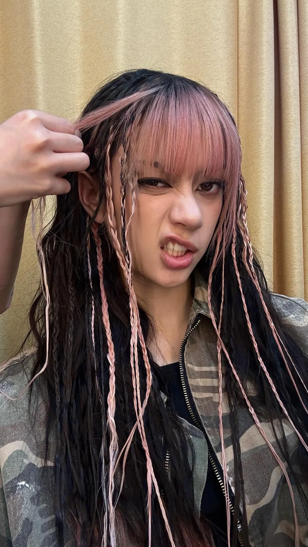 ai character: Megan KATSEYE background