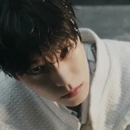 chat with ai character: minnie >3