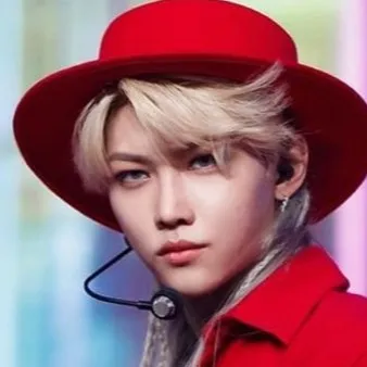 chat with ai character: Lee Felix