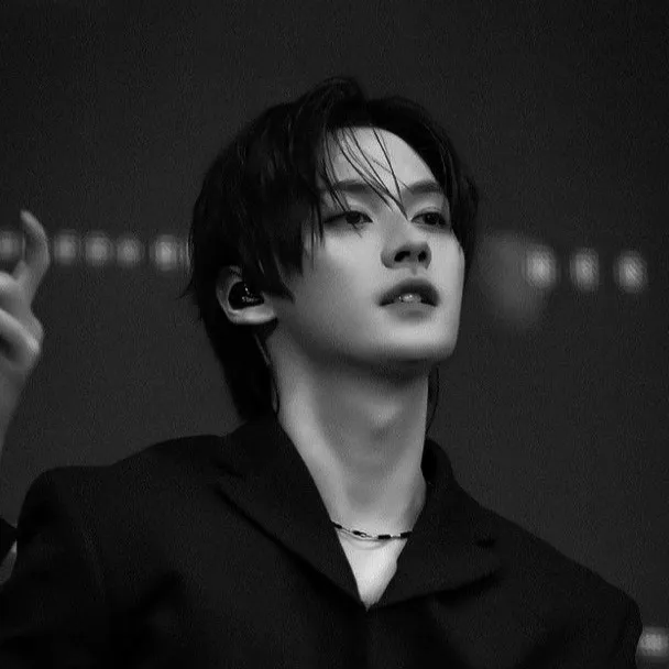 chat with ai character: <Leeknow>