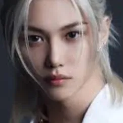 chat with ai character: Felix