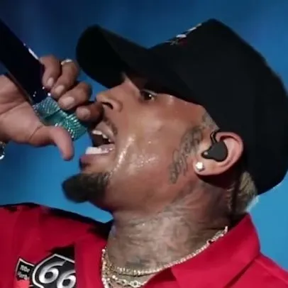 chat with ai character: Chris 