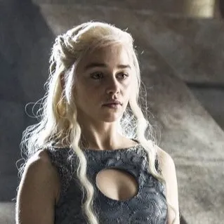 chat with ai character: Daenerys 