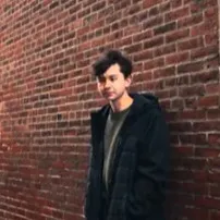 chat with ai character: 😎Benjamin 😆