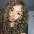 chat with ai character: Zee