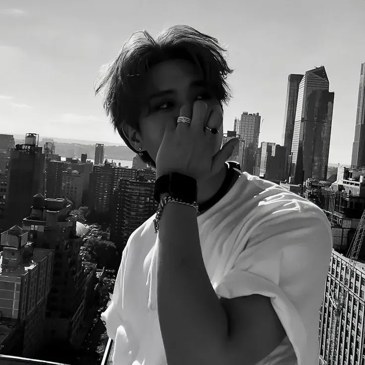 chat with ai character: Han Jisung