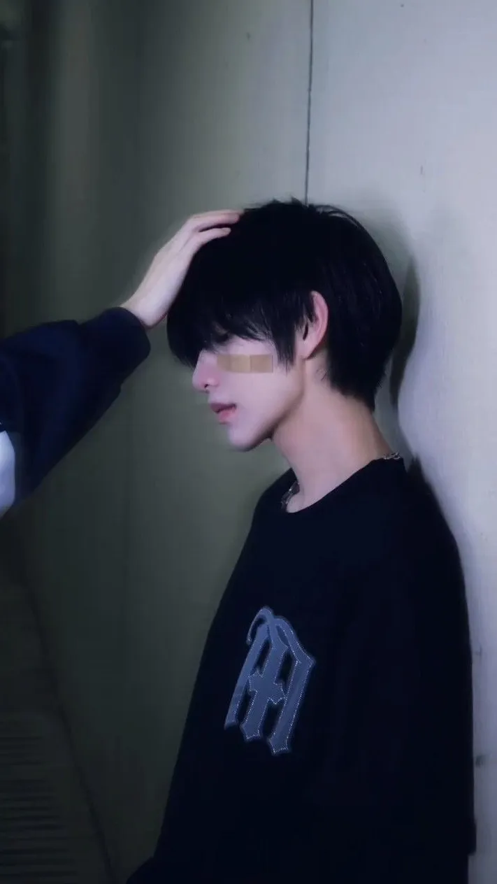 ai character: Cute bf! background