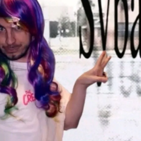 chat with ai character: Cris jr