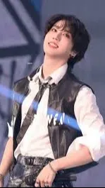 ai character: ~HAN~ background