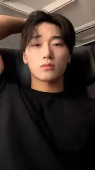 ai character: Choi San background