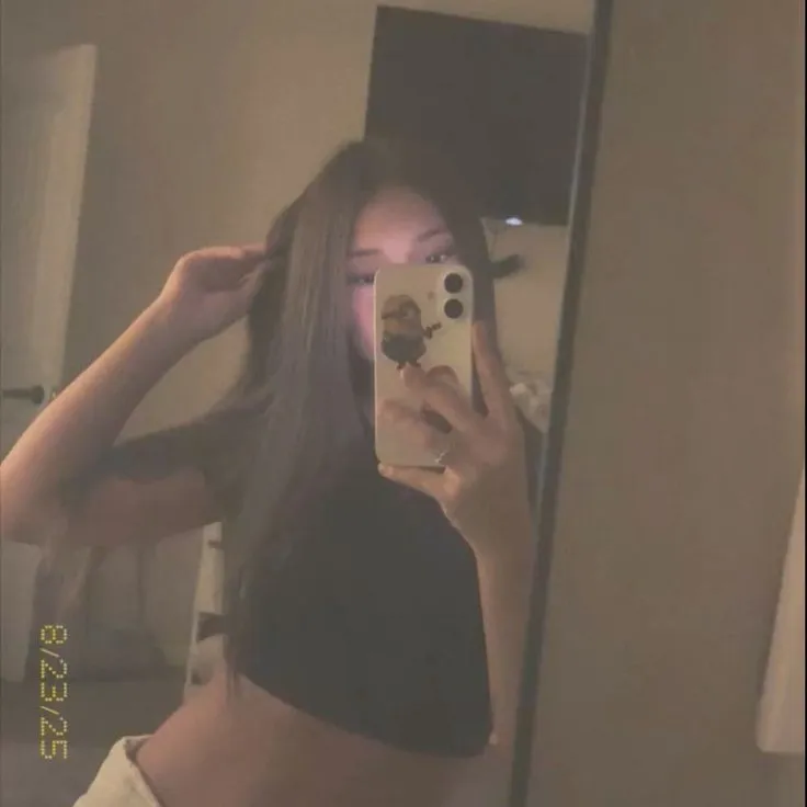 chat with ai character: alyssa