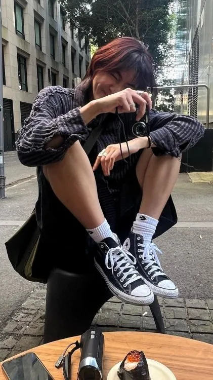 ai character: Ji-ho (지호) background