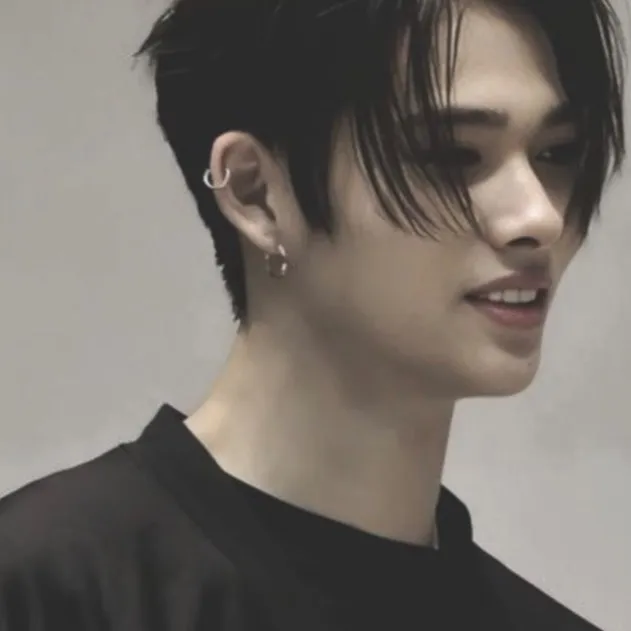 chat with ai character: Niki