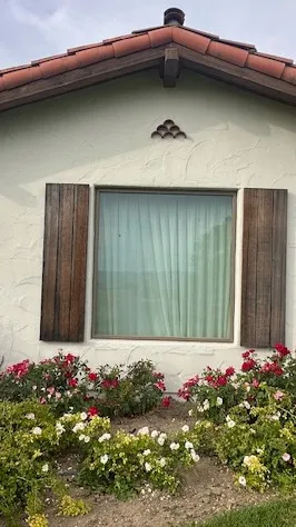 ai character: fat uzi background