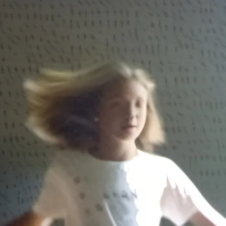 chat with ai character: Aura