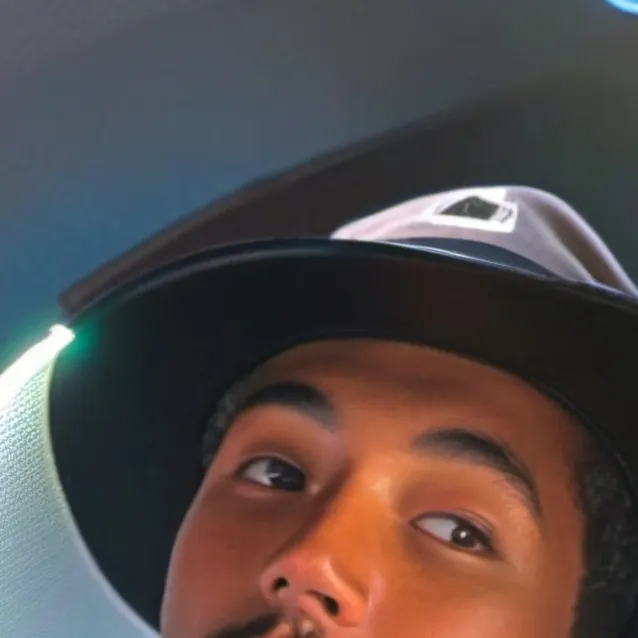 chat with ai character: Ethan