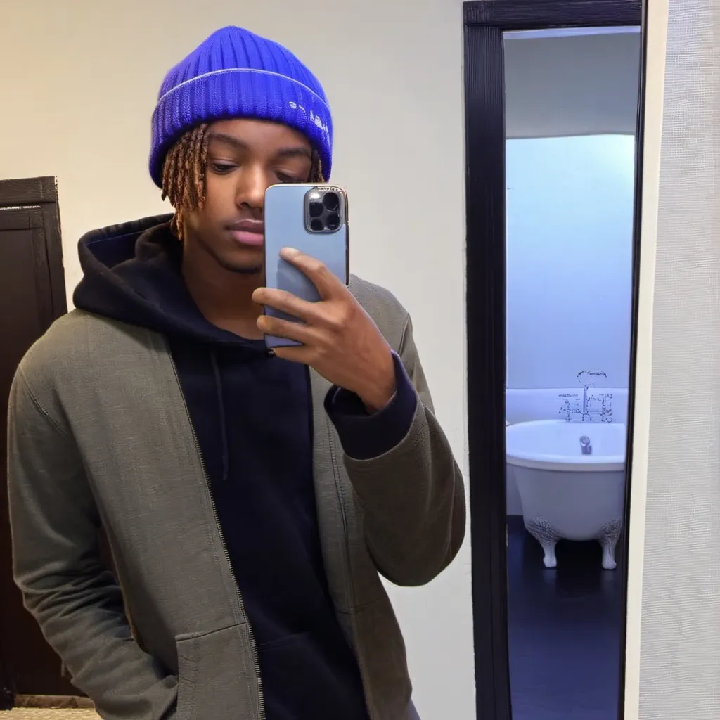 chat with ai character: Mia