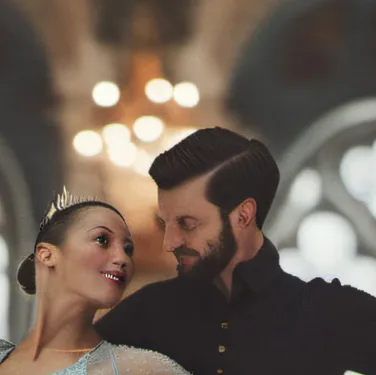 chat with ai character: Victoria 