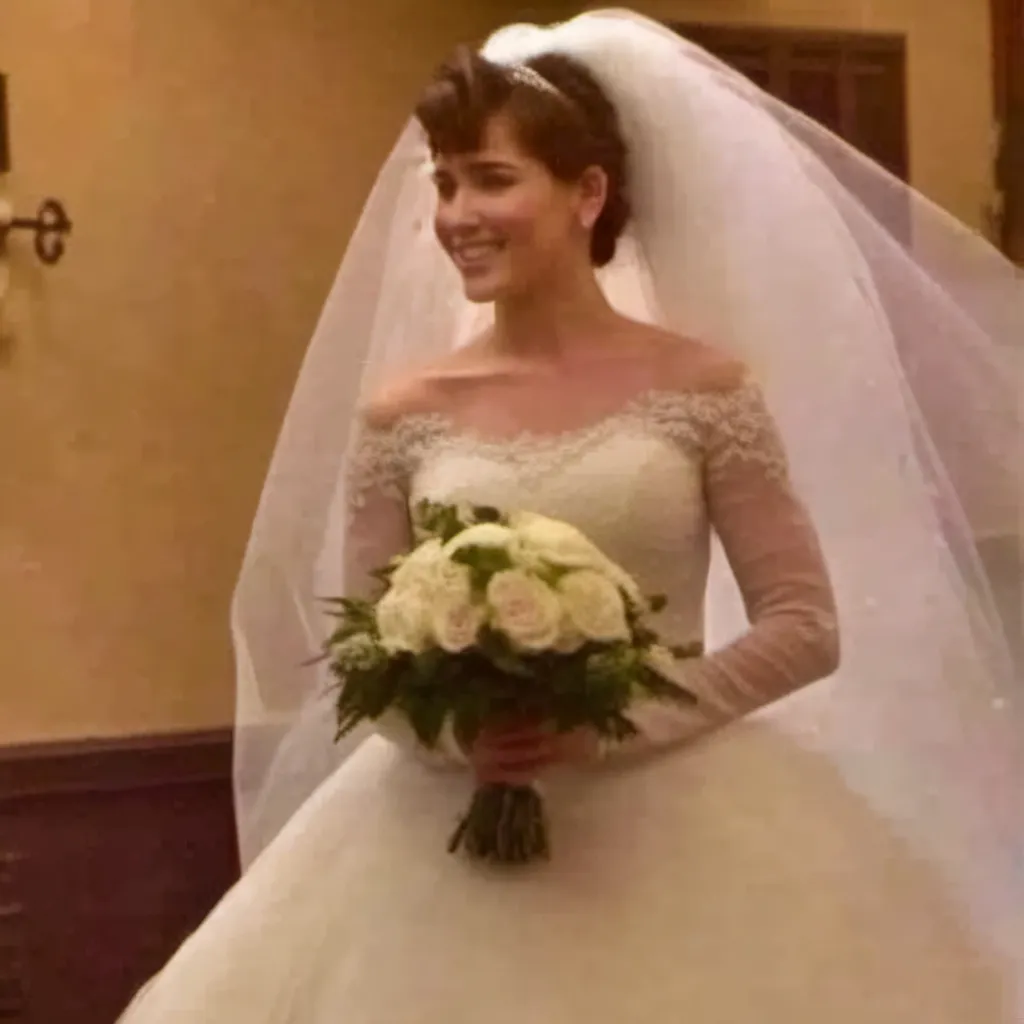 chat with ai character: Emily Collins 