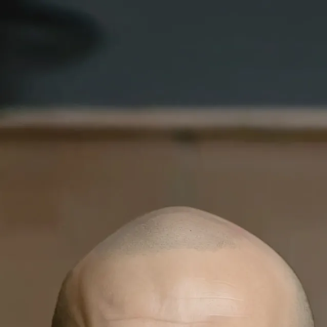 chat with ai character: nosy neighbor