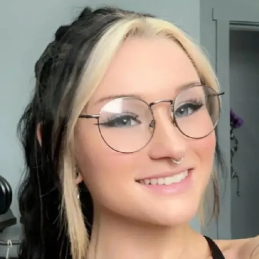 creator ILoveGirlsToes's avatar