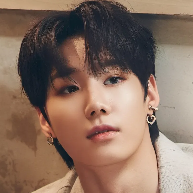 chat with ai character: Lee Suho