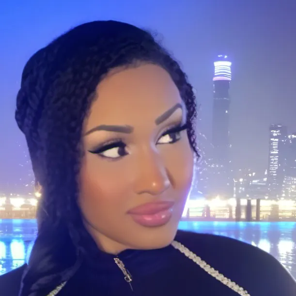 chat with ai character: Mika