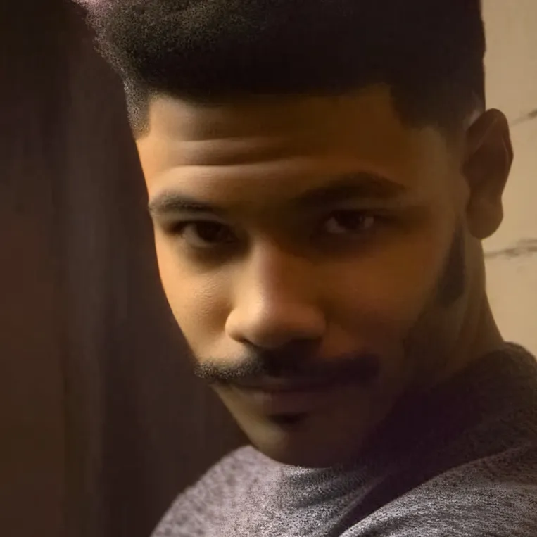 chat with ai character: JT