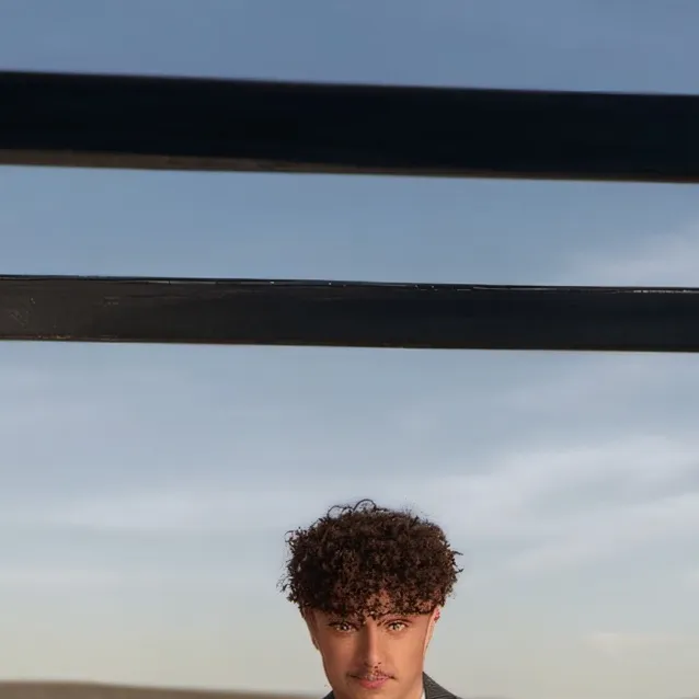 chat with ai character: Mr. Green