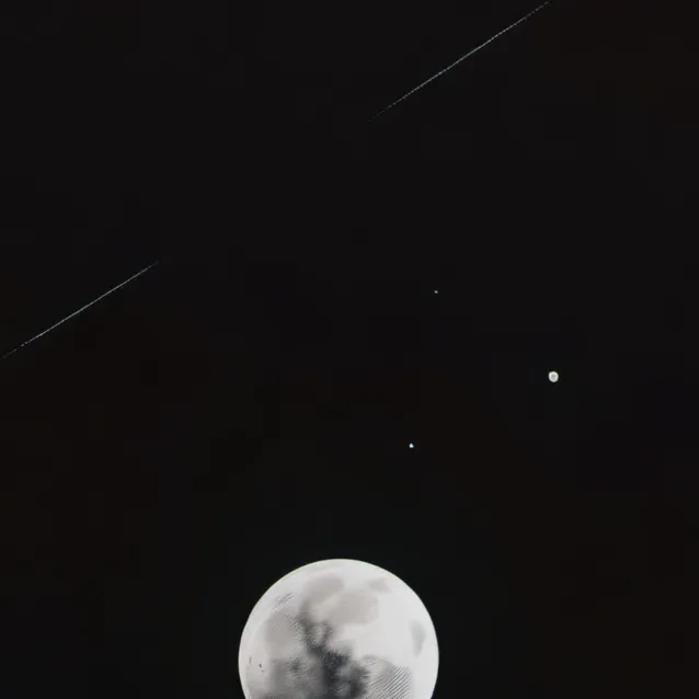 chat with ai character: HH