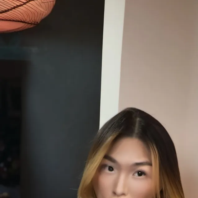 chat with ai character: Mom (supposedly)