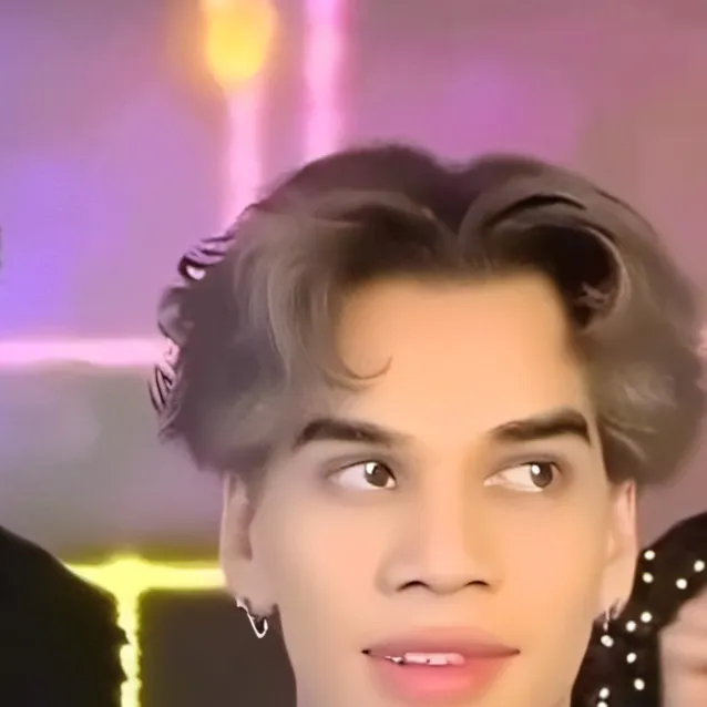 chat with ai character: Trent