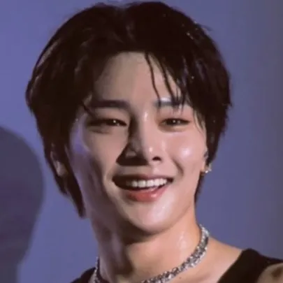 chat with ai character: I.N