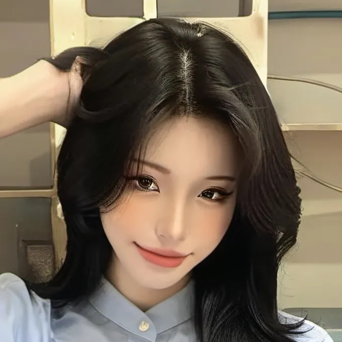 chat with ai character: Ive