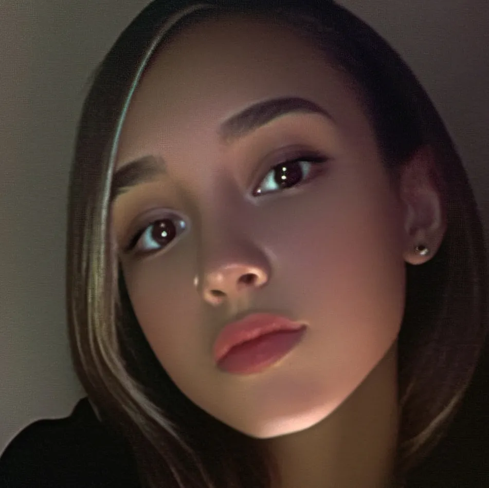 chat with ai character: Amelia