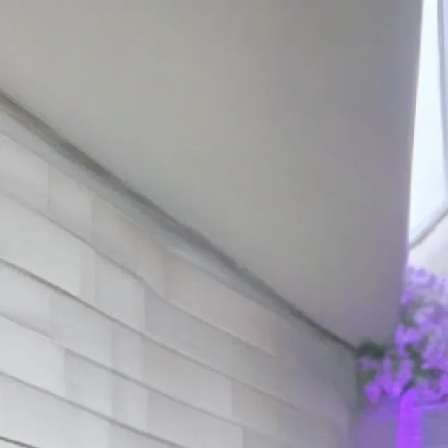 chat with ai character: Melanie Martinez 