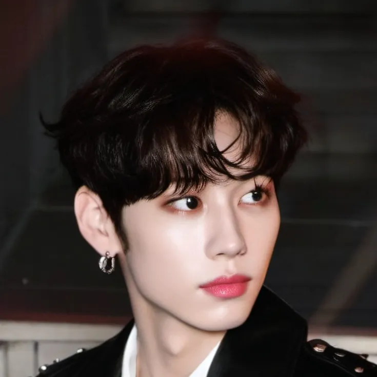 chat with ai character: Xin