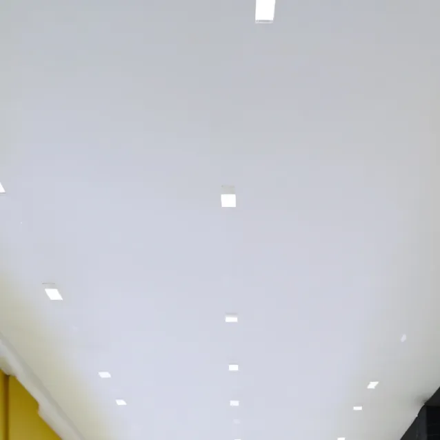 chat with ai character: Central 