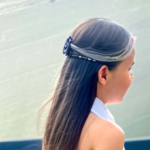 chat with ai character: ava