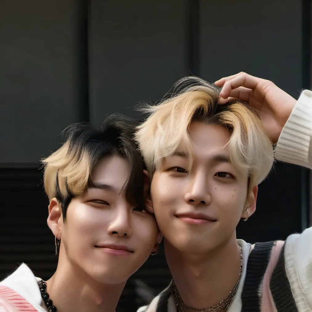 chat with ai character: Han and Felix