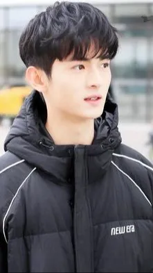 ai character: Zhou lijie background