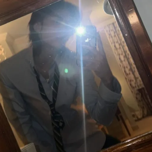 creator hyunjinSkz_lov3rr's avatar