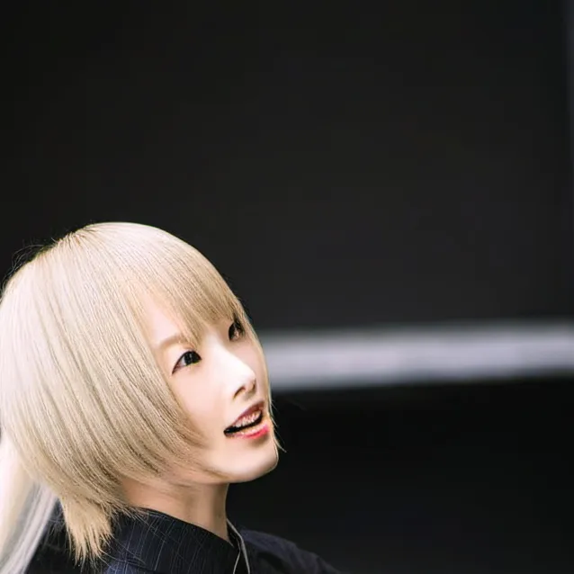 chat with ai character: Reol