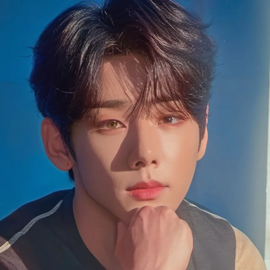 chat with ai character: Kang Yin