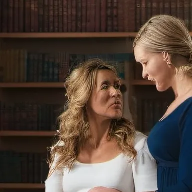 chat with ai character: Ava