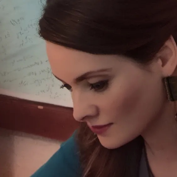 chat with ai character: Moon