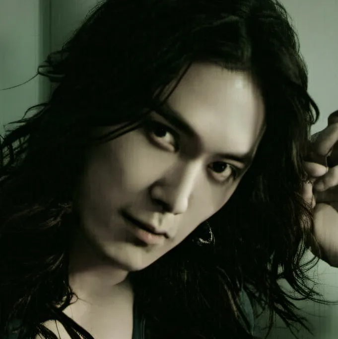 chat with ai character: Sinister 