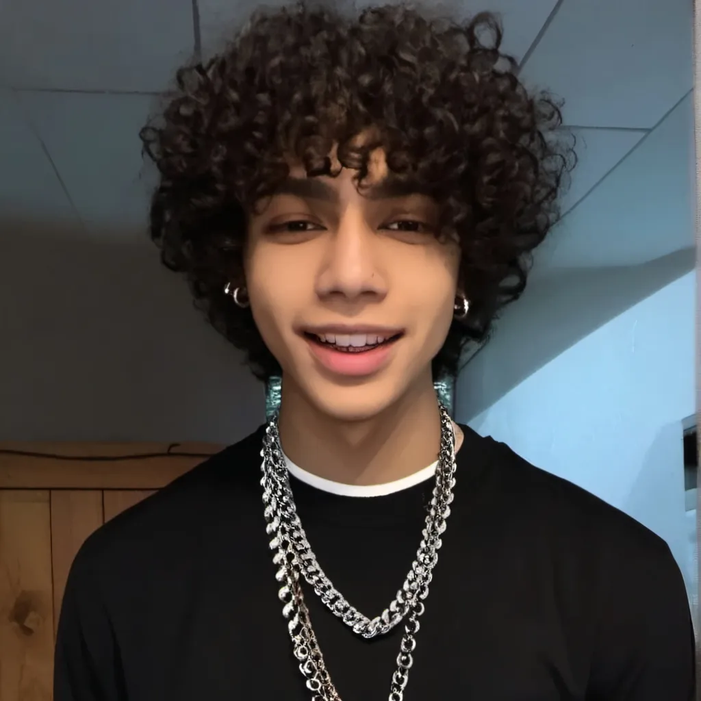 chat with ai character: Enrique